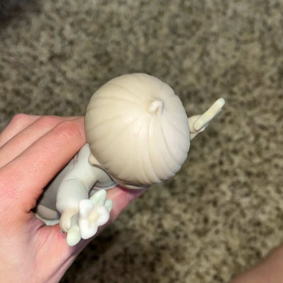 Precious Moment “Hallelujah for the Cross” - Picture 4 of 4